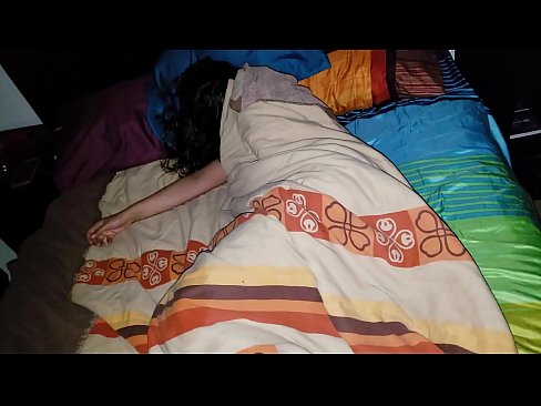 ❤️ Üvey oğul, genç üvey annesini uyurken azarlıyor. ❤ Kaliteli porno tr.pornburst.ru